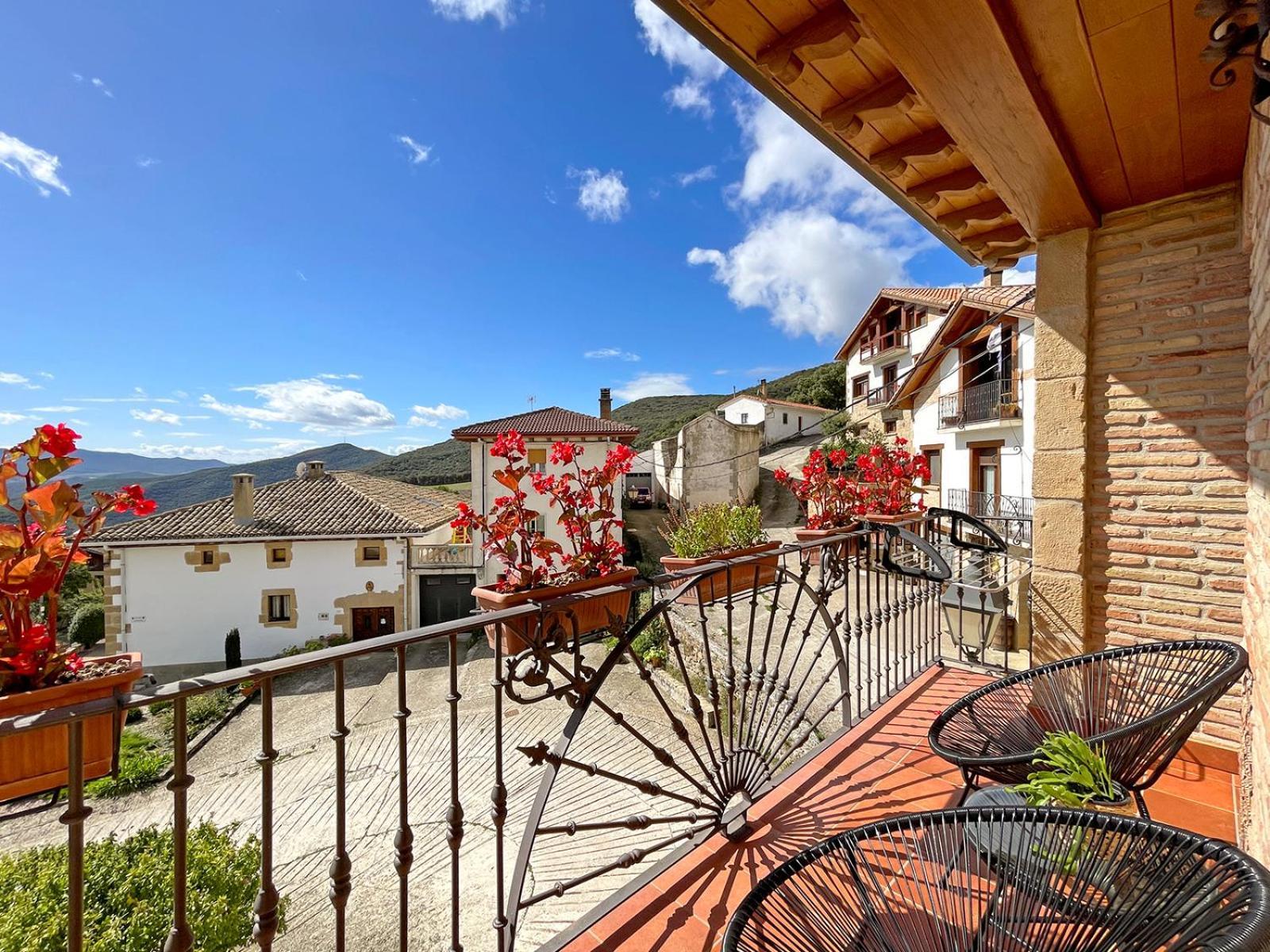 Casar Rural Lazkua I-Ii Villa Eraul Buitenkant foto